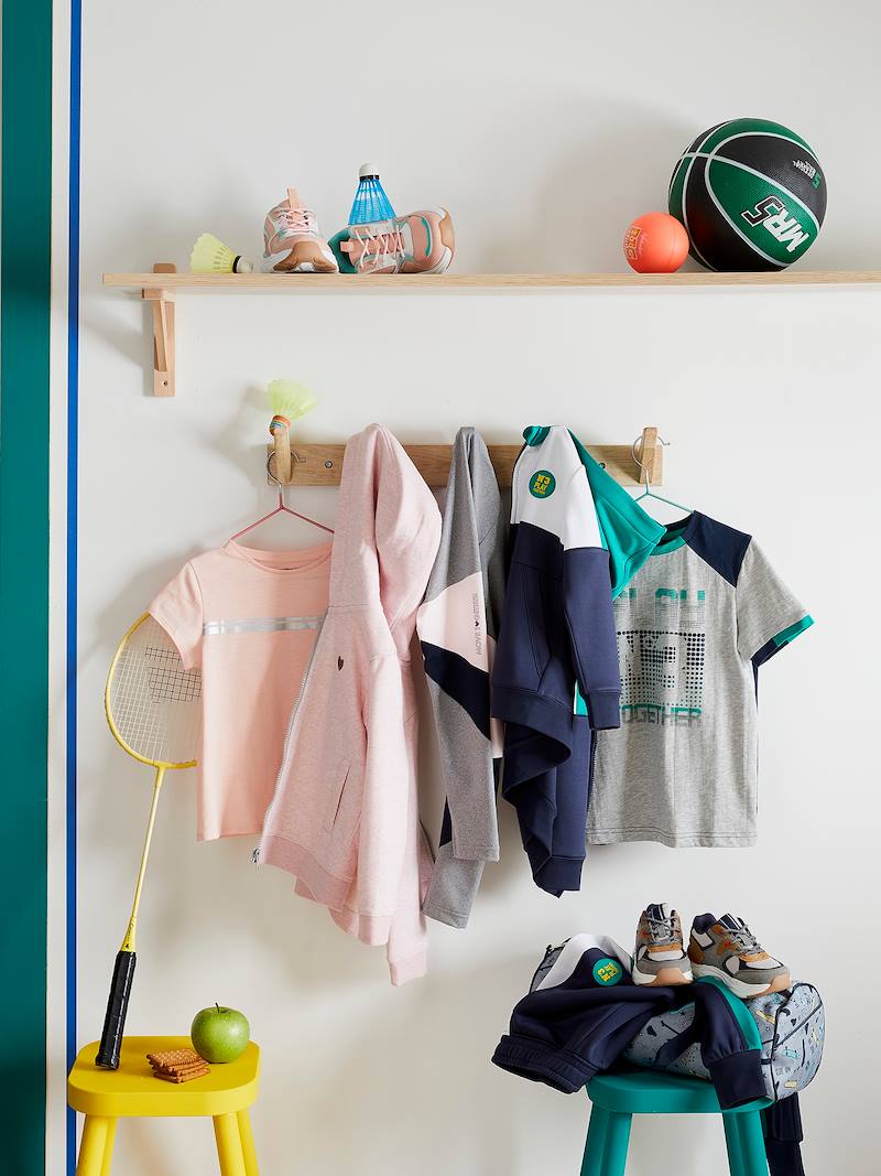 https://kids-avenue.com.ua/pages/gallery/1890/sweat-a-capuche-sport-fille-en-molleton-detail-coeur-paillete (4).jpg
